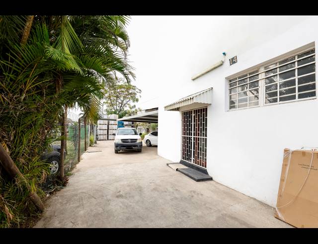 719M² WAREHOUSE FOR SALE IN SPRINGFIELD PARK